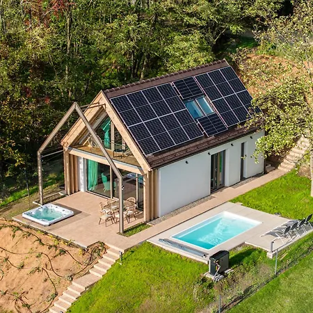 Zebegreen Apartment